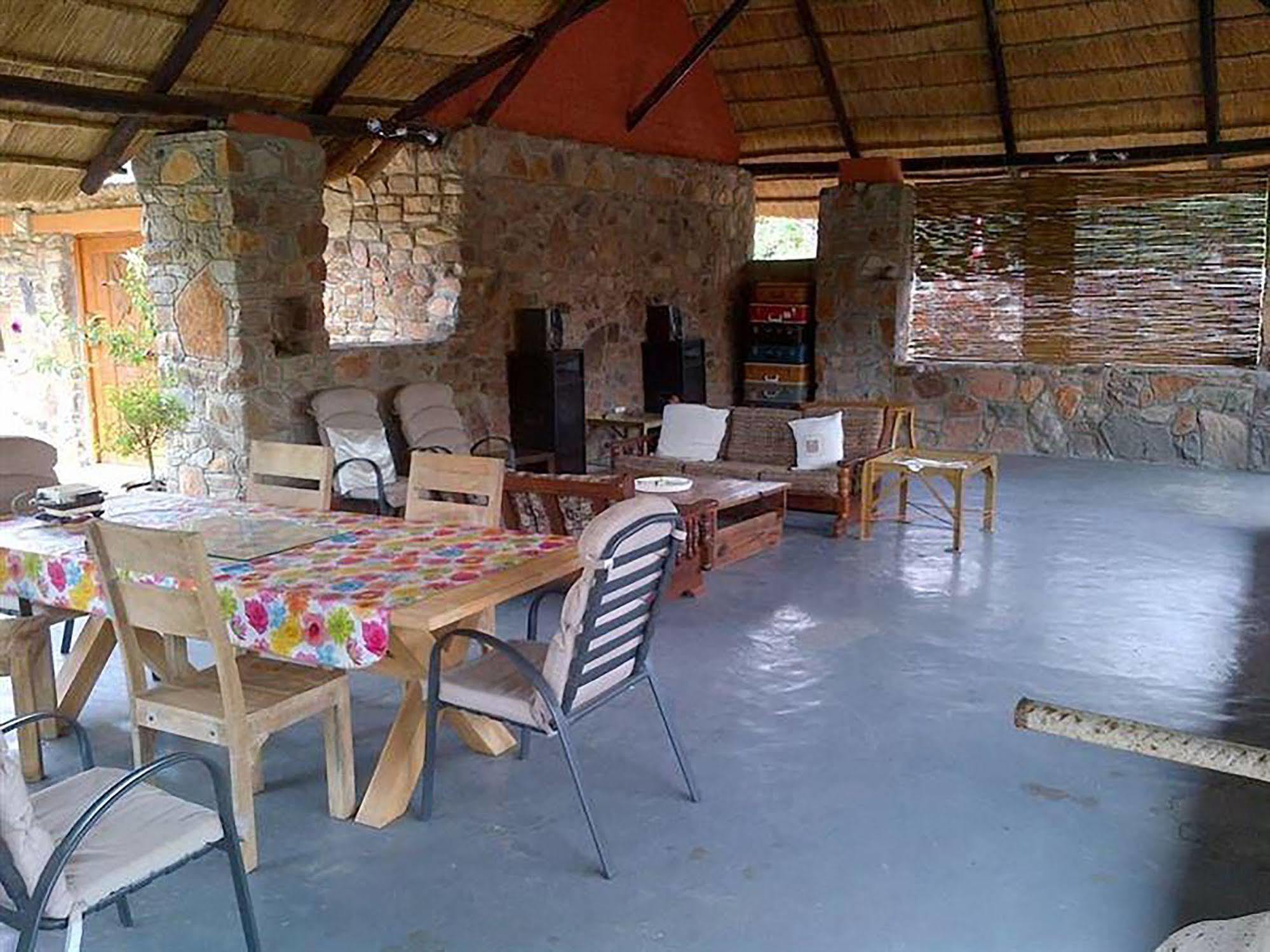 A New Earth Guest Lodge فرانسیستوون المظهر الخارجي الصورة