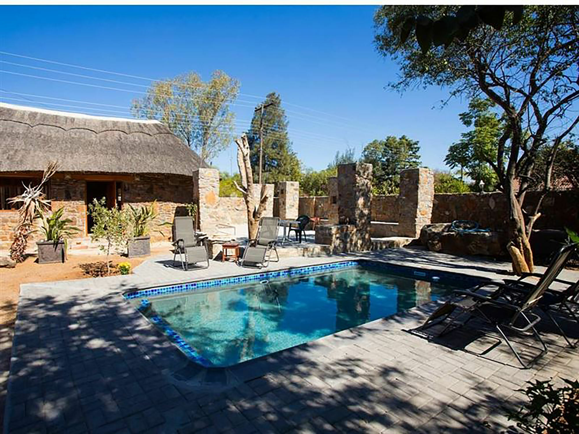 A New Earth Guest Lodge فرانسیستوون المظهر الخارجي الصورة