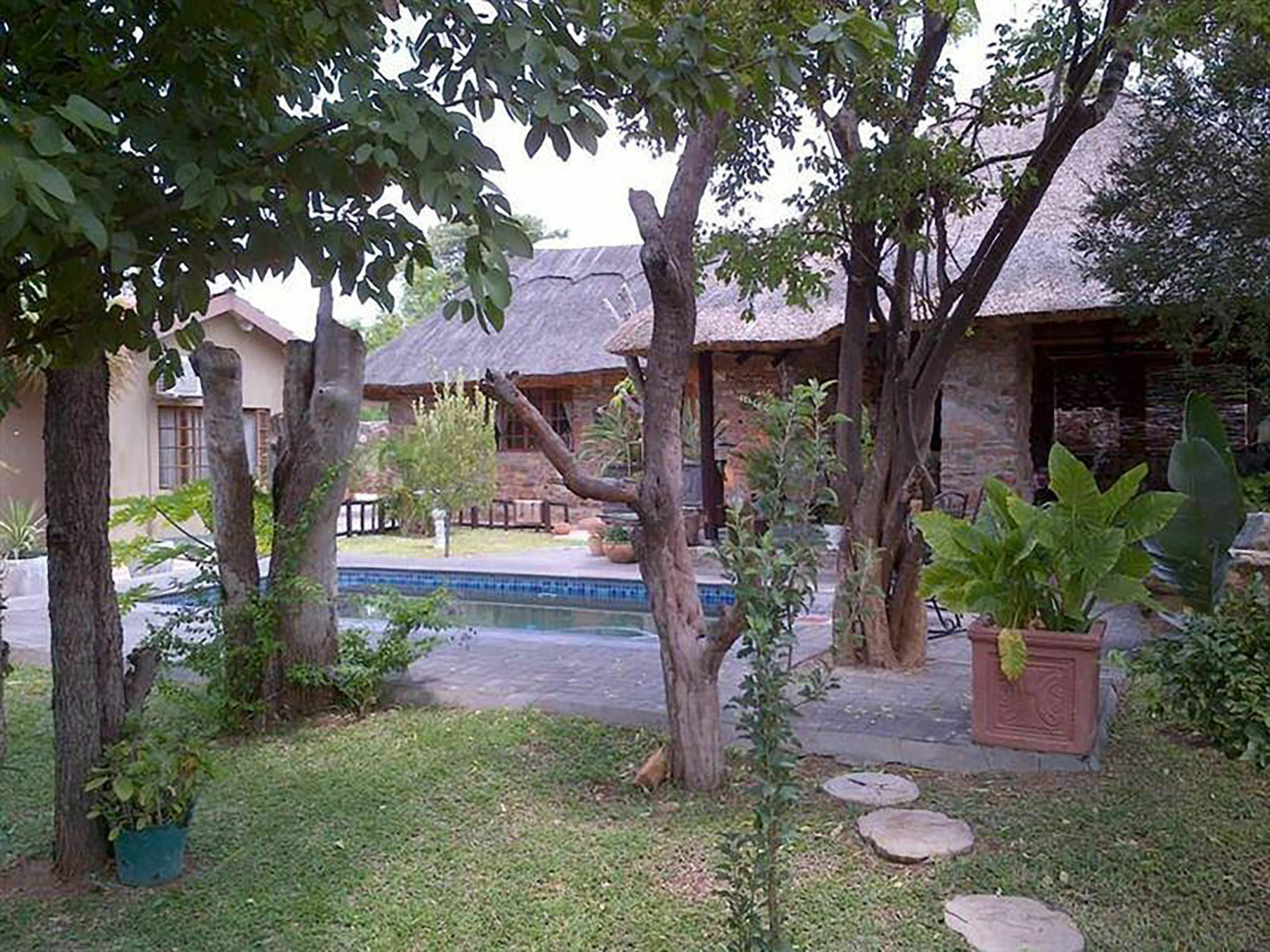 A New Earth Guest Lodge فرانسیستوون المظهر الخارجي الصورة